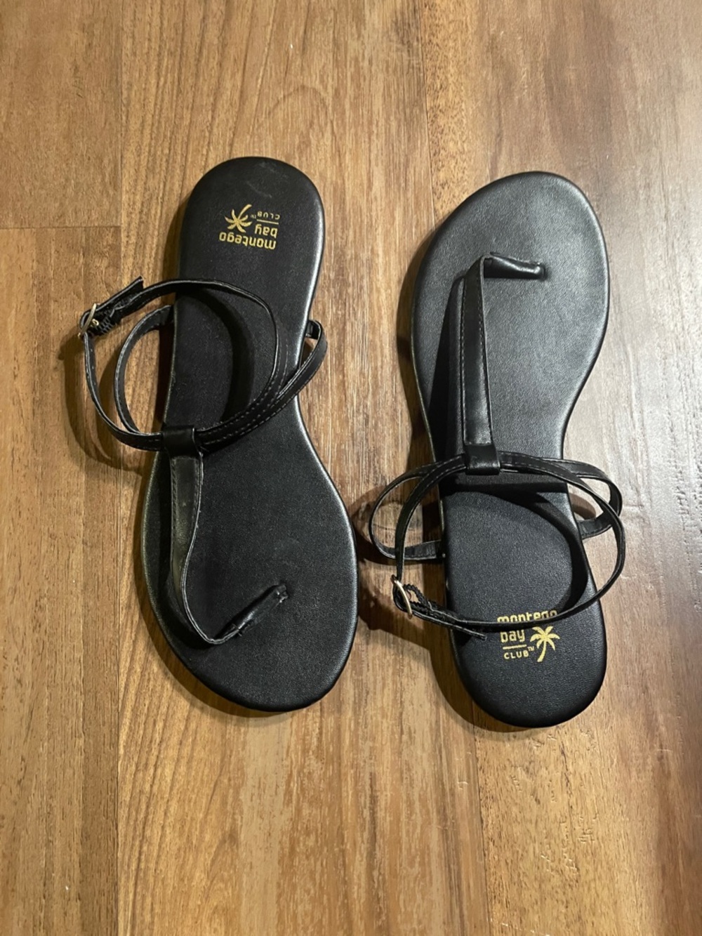 Montego Bay Club Black T-Strap Ankle Strap Sandals